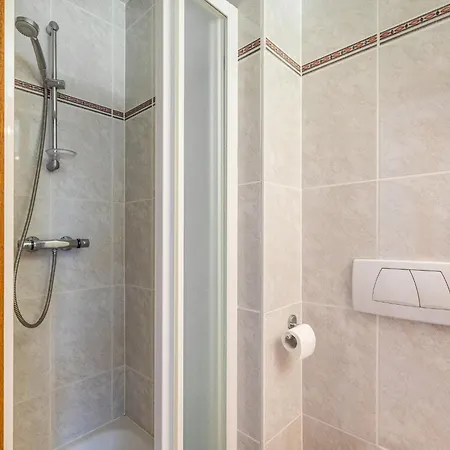 Spacious Duplex In Near Beach, Cleaning Included Apartment *