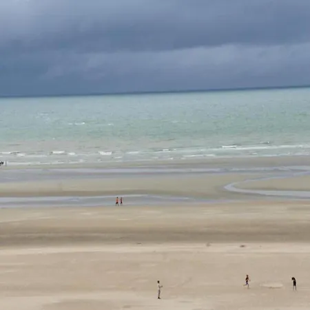 아파트 Apartment In Koksijde Near The Beach, Cleaning Included *
